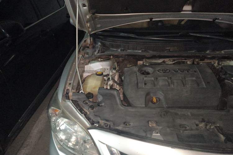 Used Toyota Corolla 2011 1.8L CVT GL-i Engine Bay Right