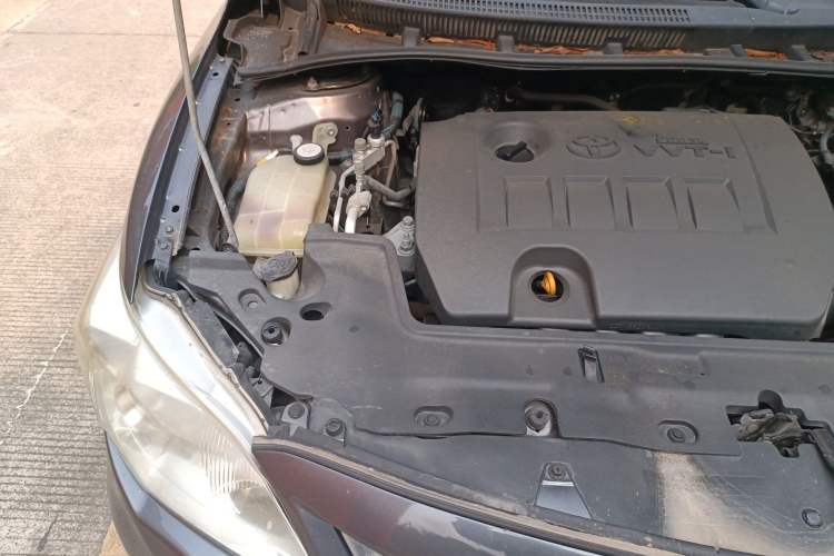 Used Toyota Corolla 2011 1.8L CVT GL-i Engine Bay Right