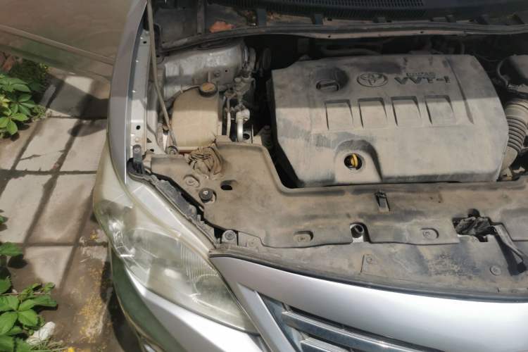 Used Toyota Corolla 2011 1.8L CVT GL-i Engine Bay Right