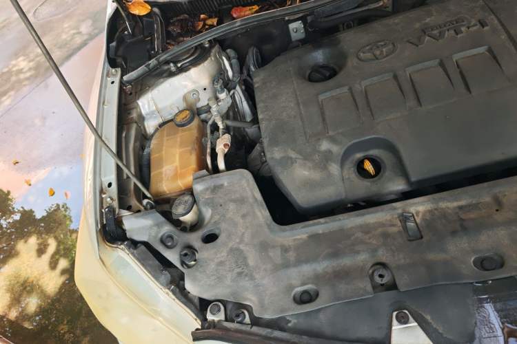 Used Toyota Corolla 2011 1.6L Manual GL Engine Bay Right