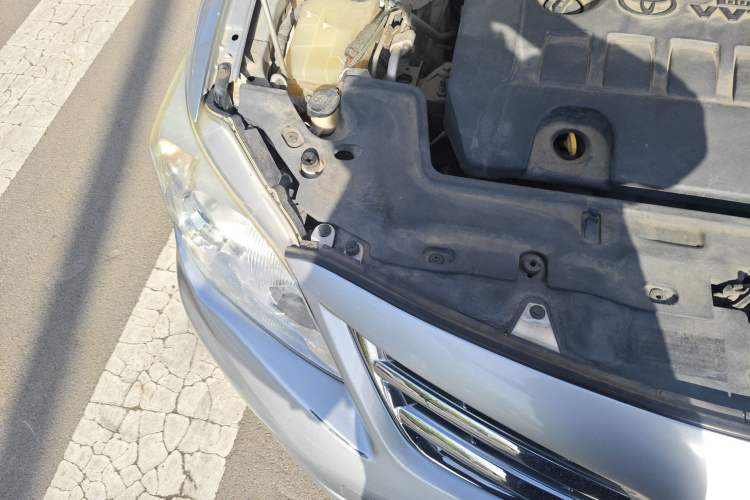 Used Toyota Corolla 2011 1.6L Manual GL Engine Bay Right