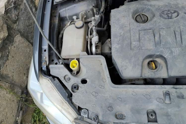 Used Toyota Corolla 2011 1.6L Automatic GL Engine Bay Right