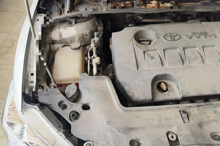 Used Toyota Corolla 2011 1.8L CVT GL-i Engine Bay Right