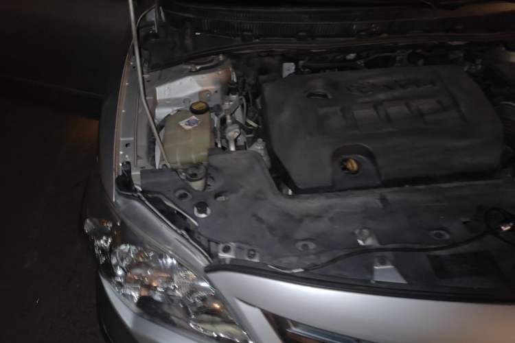 Used Toyota Corolla 2011 1.8L CVT GL-i Engine Bay Right