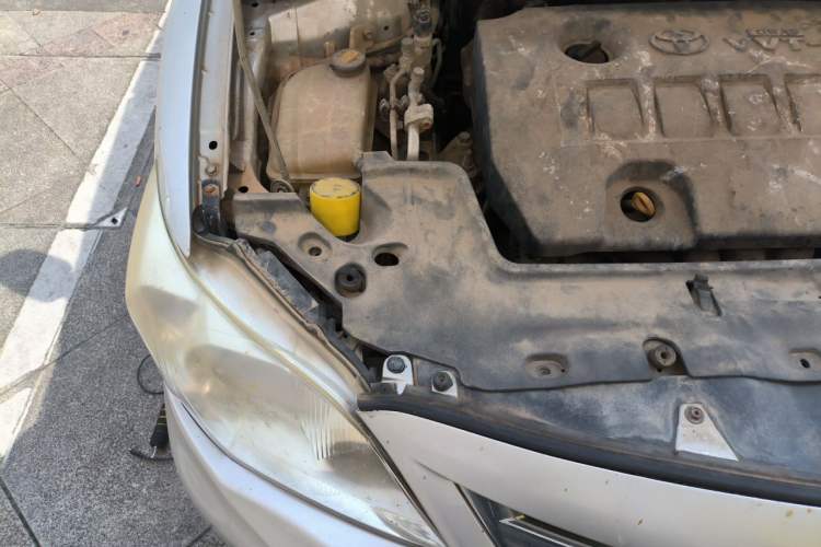Used Toyota Corolla 2011 1.6L Manual GL Engine Bay Right