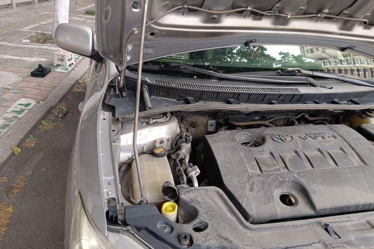 Used Toyota Corolla 2011 Edition Commemorative 1.6L Automatic GL Engine Bay Right