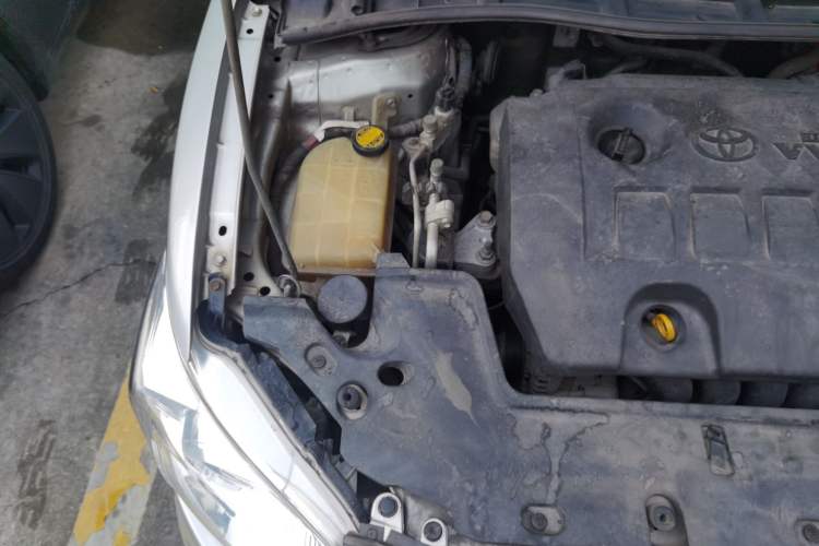 Used Toyota Corolla 2011 1.6L Automatic GL Sunroof Version Engine Bay Right