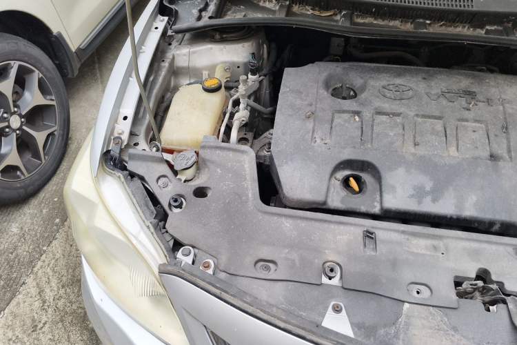 Used Toyota Corolla 2011 1.6L Manual GL Engine Bay Right
