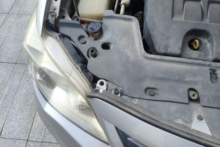 Used Toyota Corolla 2011 1.6L Automatic GL Engine Bay Right