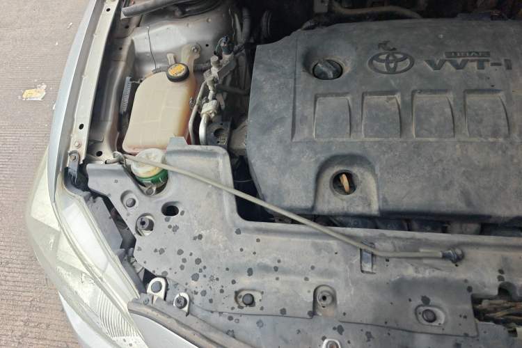 Used Toyota Corolla 2011 1.8L CVT GL-i Engine Bay Right