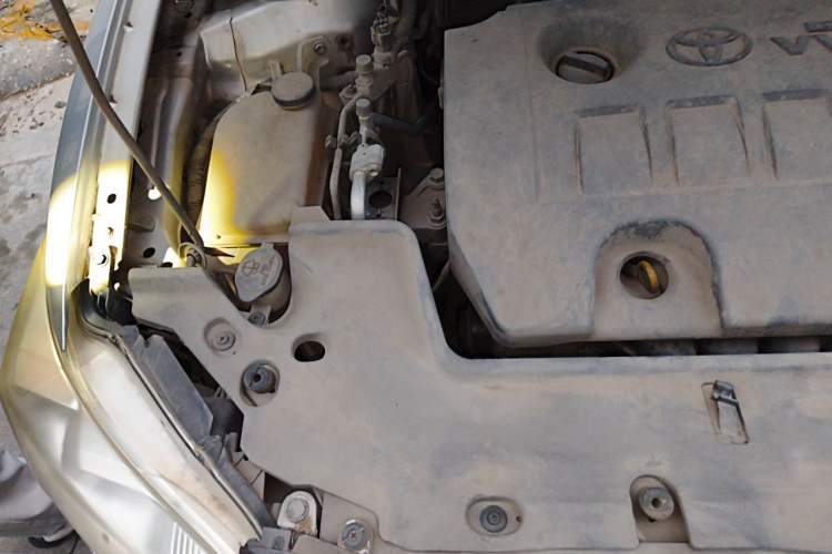 Used Toyota Corolla 2011 1.6L Automatic GL Engine Bay Right