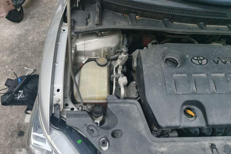 Used Toyota Corolla 2011 1.6L Automatic GL Engine Bay Right