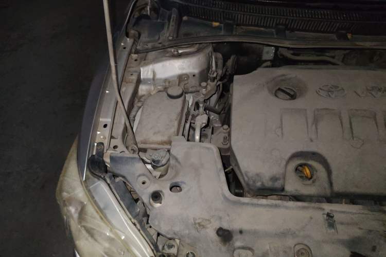 Used Toyota Corolla 2011 1.8L Manual GL-i Engine Bay Right