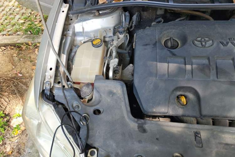 Used Toyota Corolla 2011 1.8L CVT GL-i Engine Bay Right