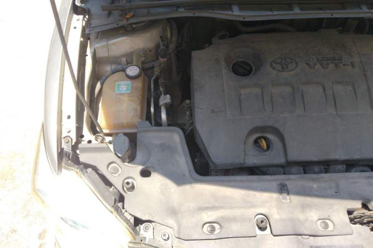 Used Toyota Corolla 2011 1.8L CVT GL-i Engine Bay Right