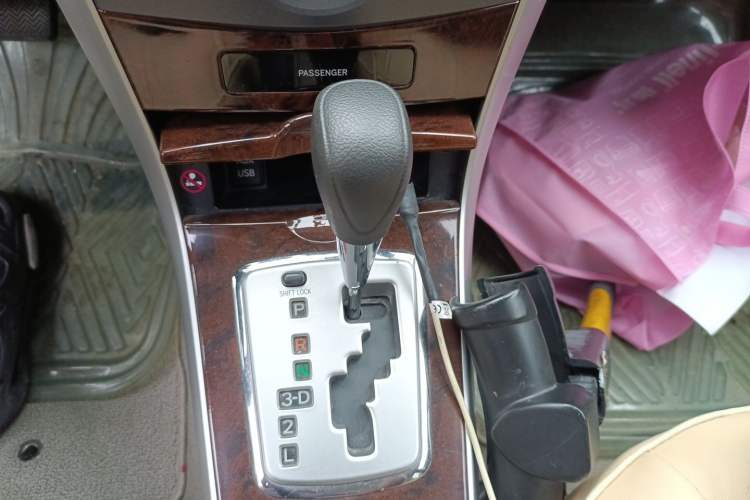 Used Toyota Corolla 2011 1.6L Automatic GL Gear Lever