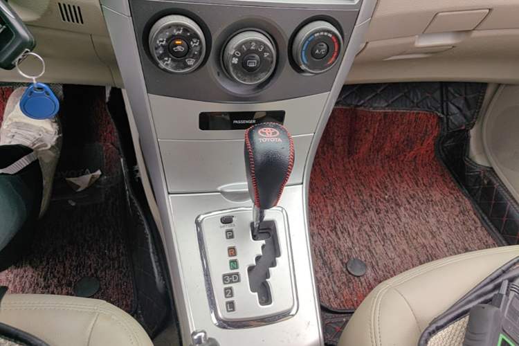 Used Toyota Corolla 2011 1.6L Automatic GL Gear Lever