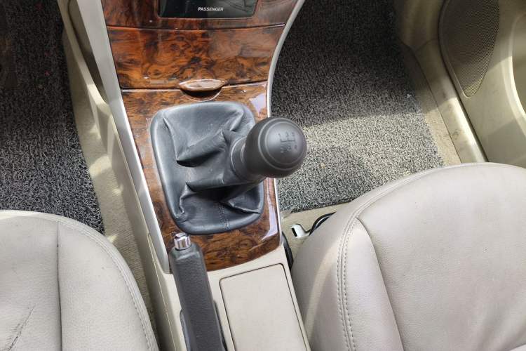 Used Toyota Corolla 2011 1.6L Manual GL Gear Lever