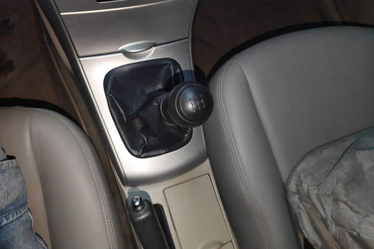 Used Toyota Corolla 2011 1.6L Manual GL Gear Lever