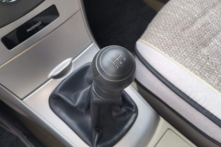 Used Toyota Corolla 2011 1.6L Manual GL Sunroof Edition Gear Lever