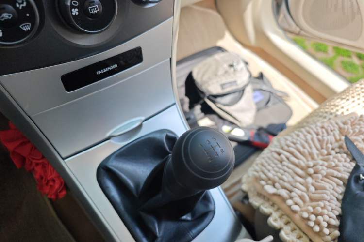 Used Toyota Corolla 2011 1.6L Manual GL Gear Lever