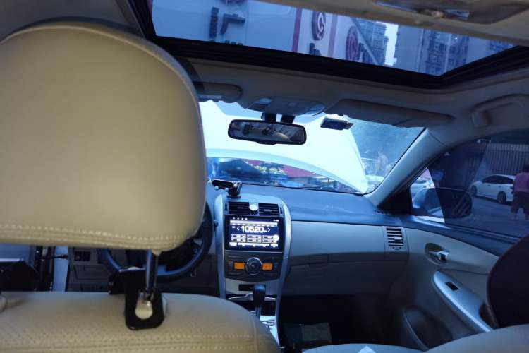 Used Toyota Corolla 2011 1.6L Automatic GL Sunroof Version Headliner
