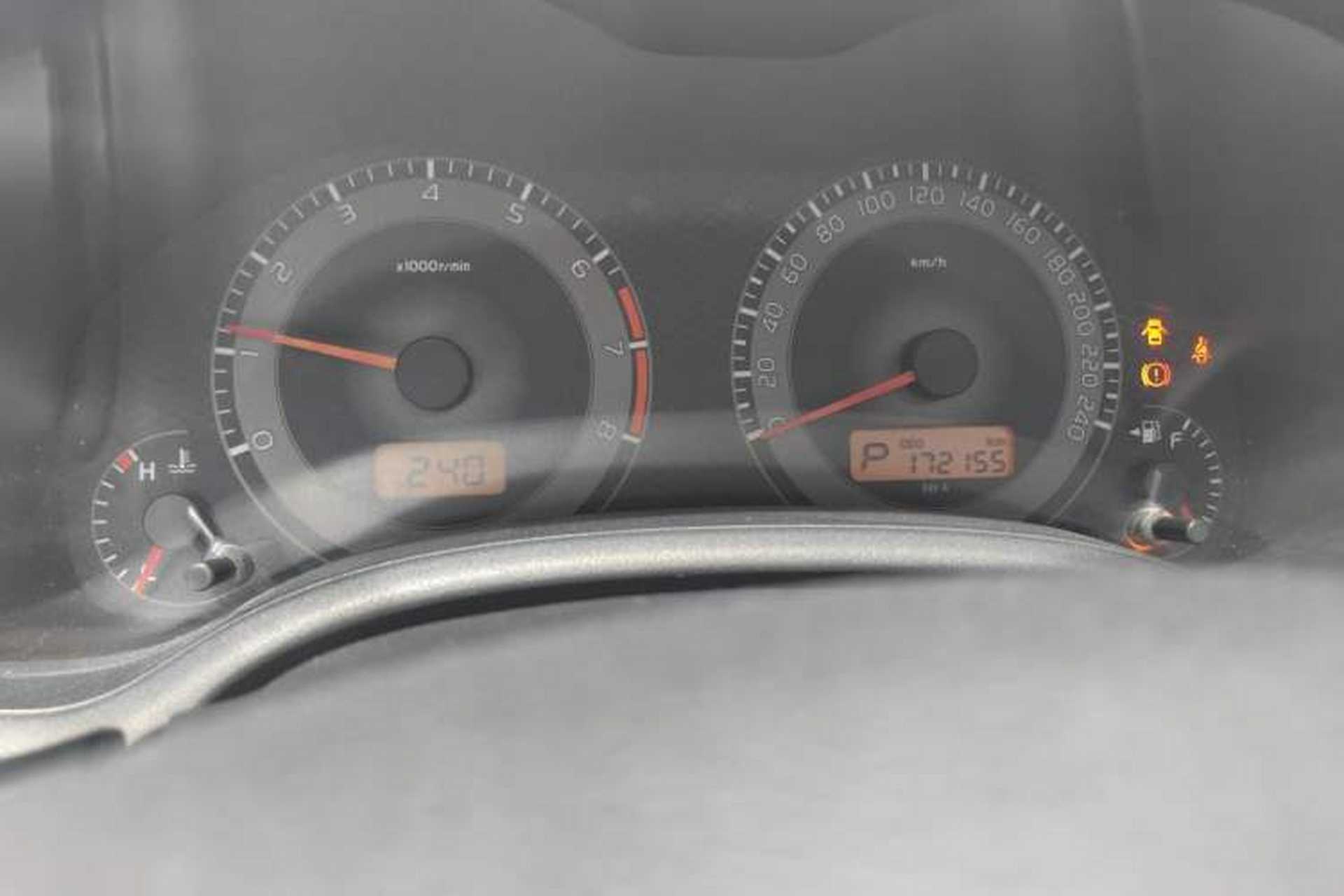 Used Toyota Corolla 2011 Edition Commemorative 1.6L Automatic GL Odometer Close Up