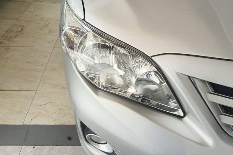 Used Toyota Corolla 2011 1.8L CVT GL-i Right Front Headlight