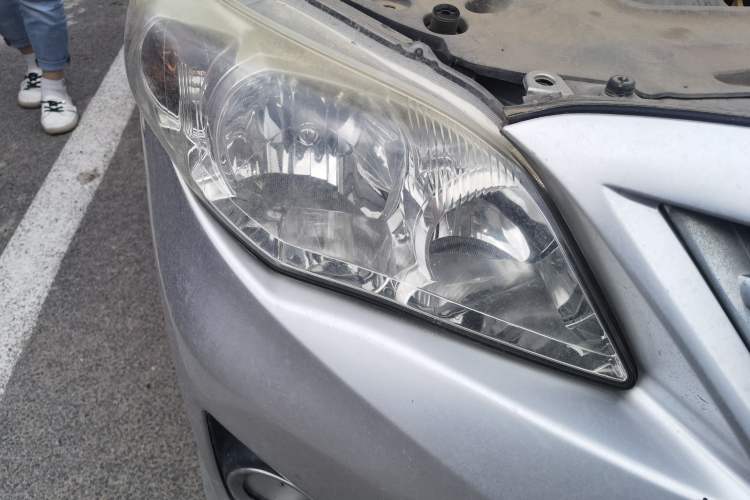 Used Toyota Corolla 2011 1.6L Manual GL Sunroof Edition Right Front Headlight