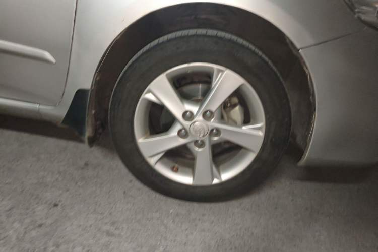 Used Toyota Corolla 2011 1.8L CVT GL-i Right Front Wheel Hub