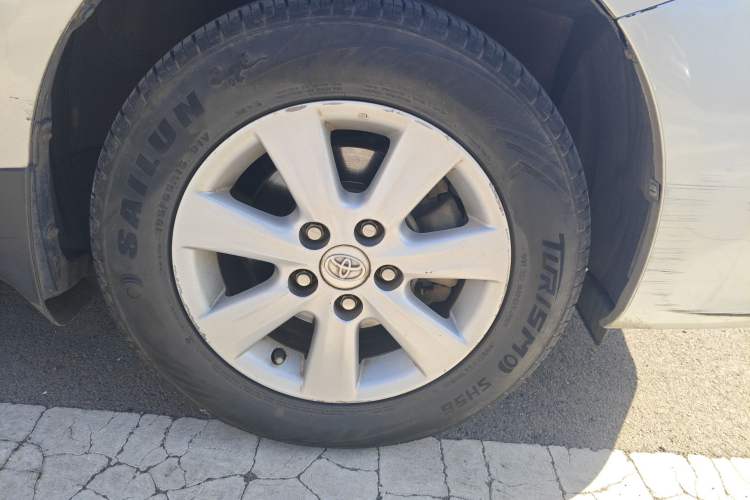 Used Toyota Corolla 2011 1.6L Manual GL Right Front Wheel Hub