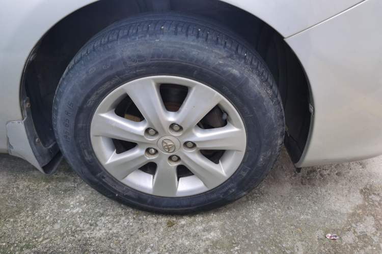Used Toyota Corolla 2011 1.6L Manual GL Right Front Wheel Hub