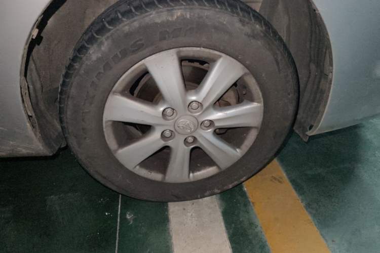Used Toyota Corolla 2011 1.6L Automatic GL Sunroof Version Right Front Wheel Hub