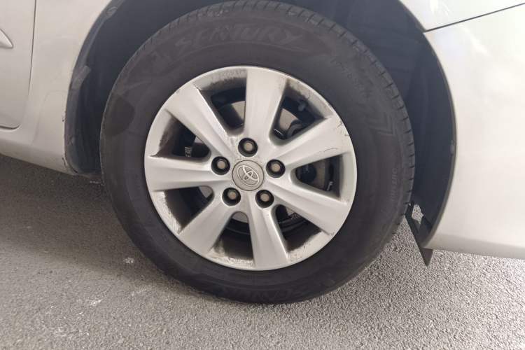 Used Toyota Corolla 2011 Edition Commemorative 1.6L Automatic GL Right Front Wheel Hub