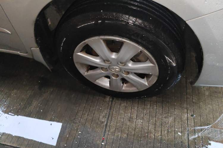 Used Toyota Corolla 2011 1.6L Manual GL Right Front Wheel Hub