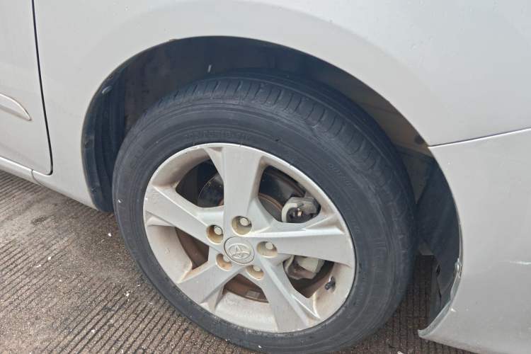 Used Toyota Corolla 2011 1.8L CVT GL-i Right Front Wheel Hub