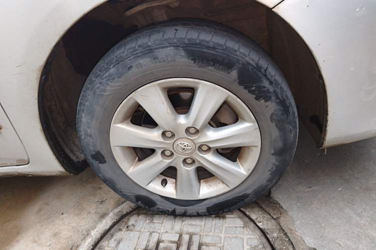 Used Toyota Corolla 2011 1.6L Automatic GL Right Front Wheel Hub