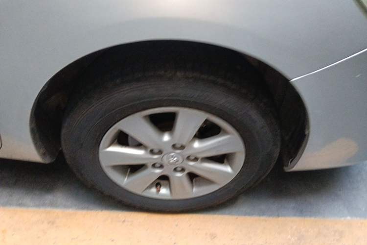 Used Toyota Corolla 2011 1.6L Automatic GL Right Front Wheel Hub
