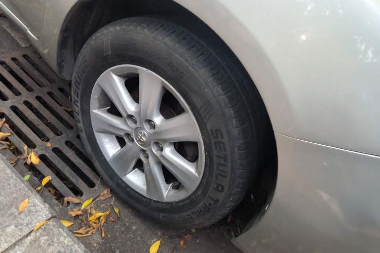 Used Toyota Corolla 2011 1.6L Automatic GL Right Front Wheel Hub