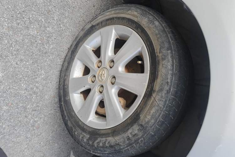 Used Toyota Corolla 2011 1.6L Automatic GL Right Front Wheel Hub
