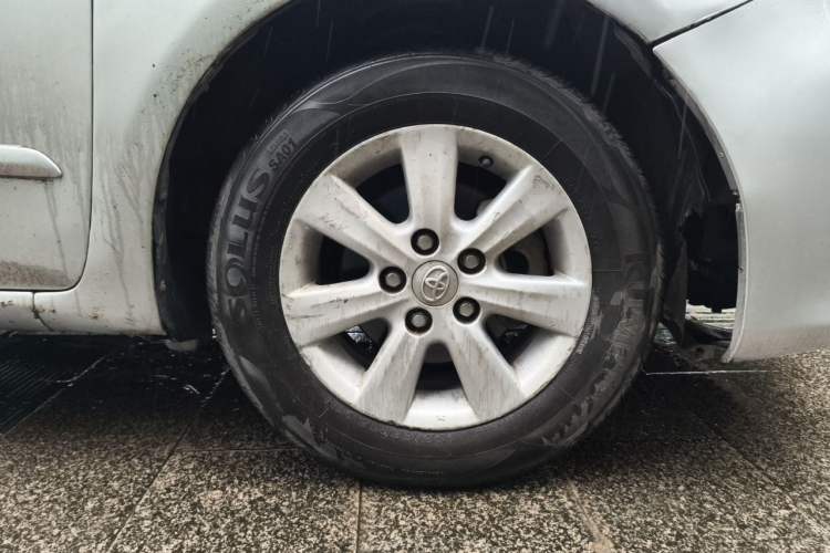 Used Toyota Corolla 2011 1.6L Manual GL Right Front Wheel Hub