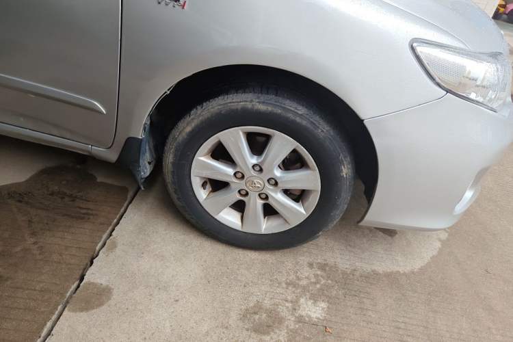 Used Toyota Corolla 2011 1.6L Automatic GL Right Front Wheel Hub