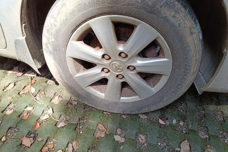 Used Toyota Corolla 2011 Commemorative Edition 1.6L Manual GL Right Front Wheel Hub