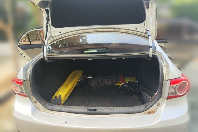 Used Toyota Corolla 2011 1.6L Automatic GL Trunk