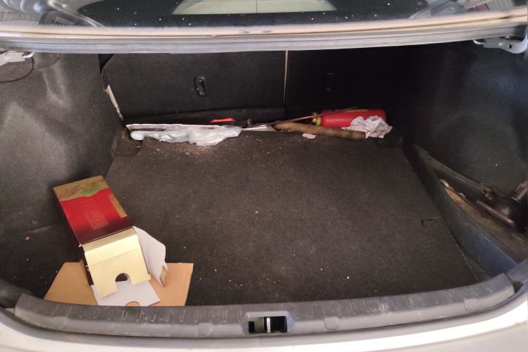 Used Toyota Corolla 2011 1.6L Automatic GL Trunk