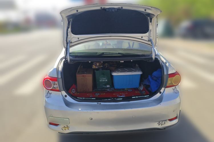 Used Toyota Corolla 2011 1.6L Manual GL Trunk