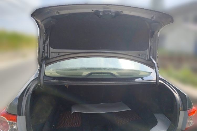 Used Toyota Corolla 2011 1.6L Automatic GL Trunk
