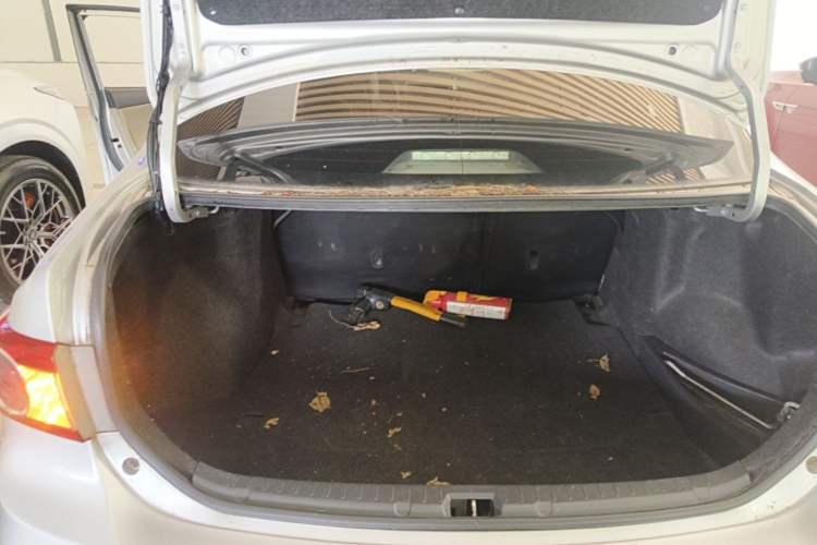 Used Toyota Corolla 2011 1.8L CVT GL-i Trunk