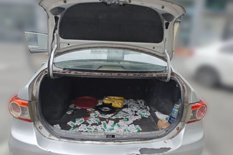 Used Toyota Corolla 2011 1.6L Manual GL Trunk