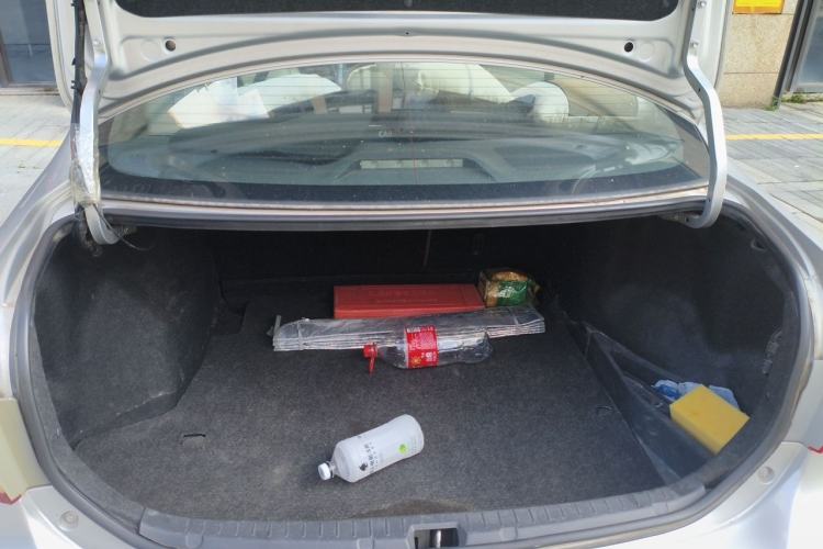 Used Toyota Corolla 2011 1.6L Automatic GL Trunk